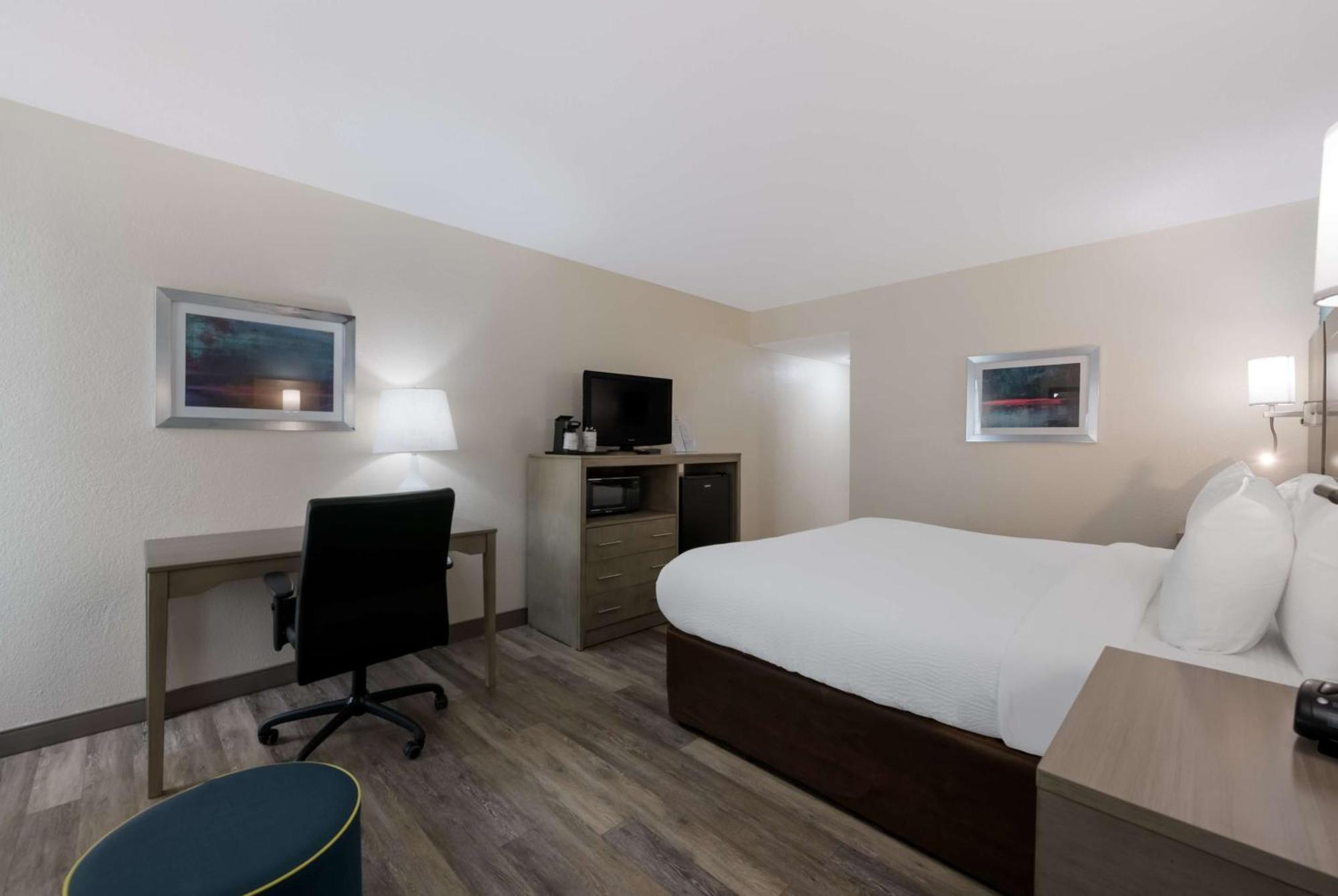 Best Western Hampton Coliseum Inn Exteriör bild