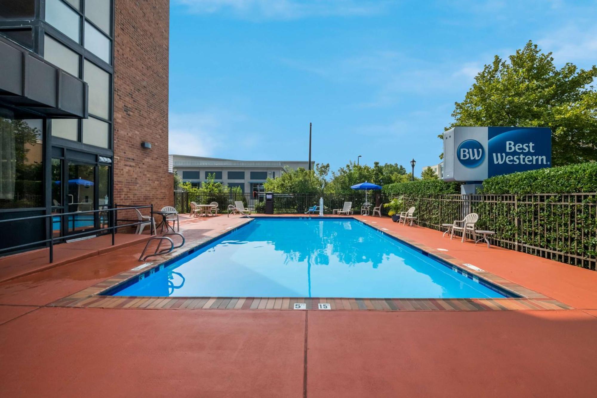 Best Western Hampton Coliseum Inn Exteriör bild