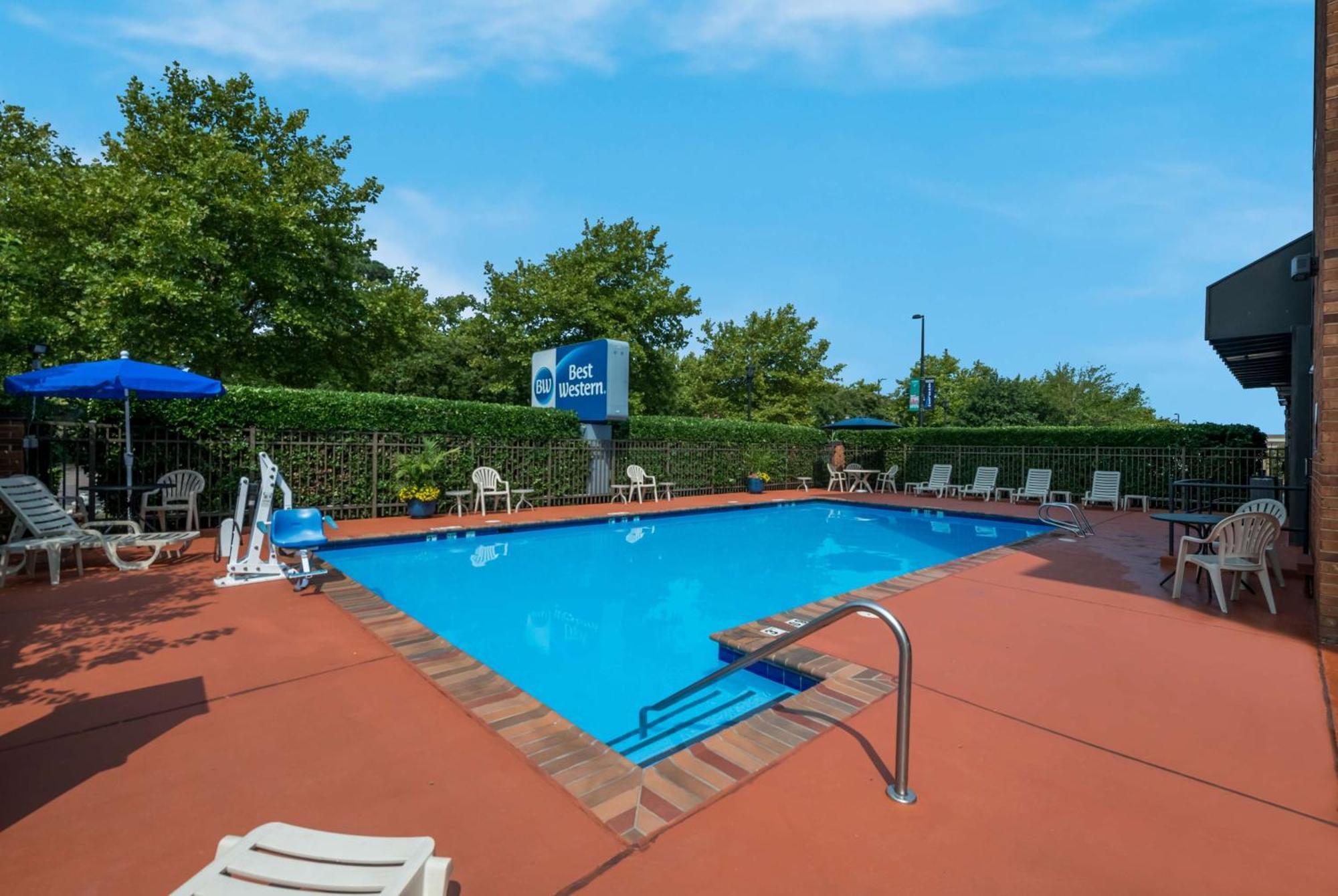 Best Western Hampton Coliseum Inn Exteriör bild